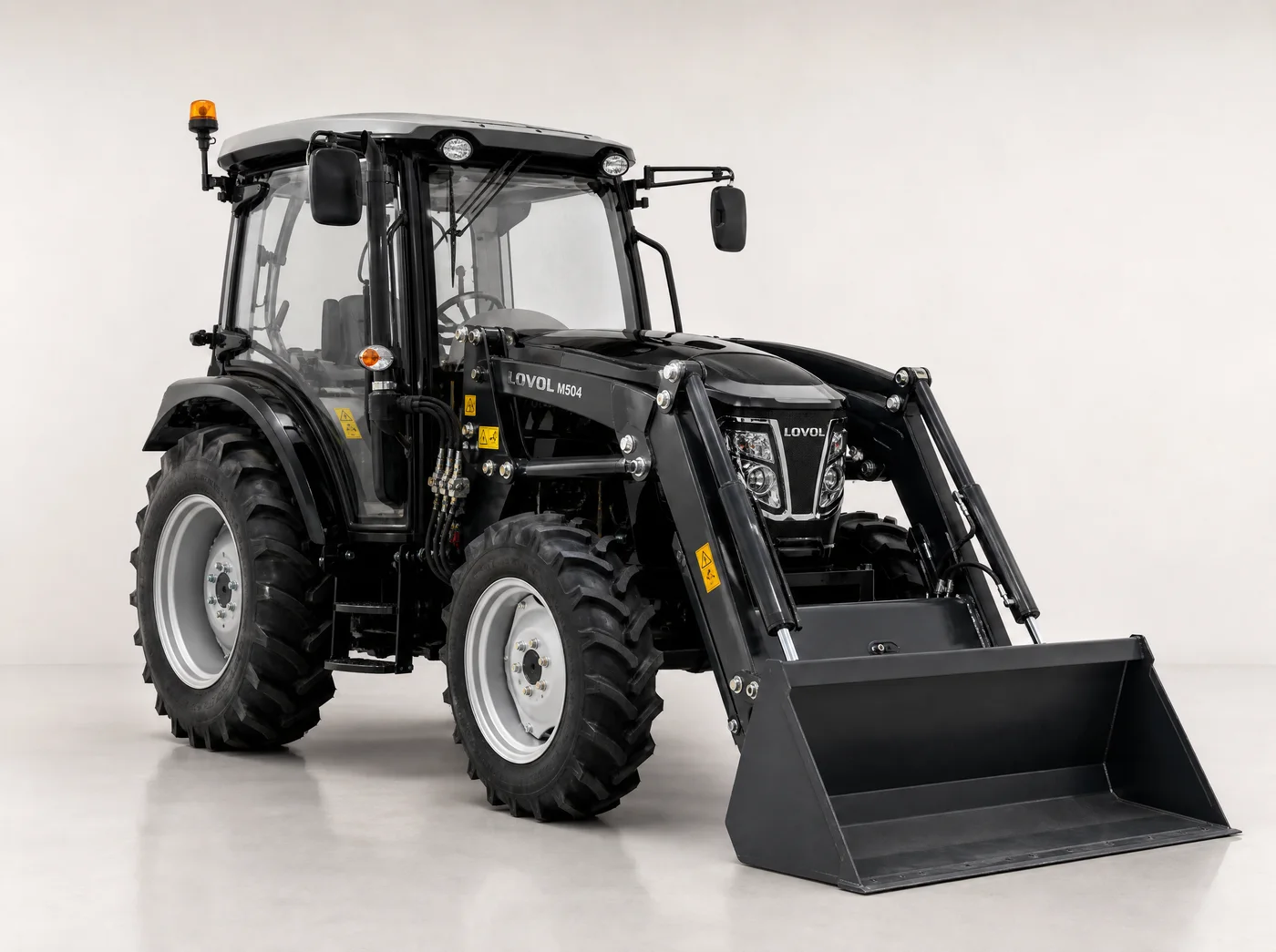 Lovol Traktor Modell M504 PRO Stage V mit Kabine. Black Edition