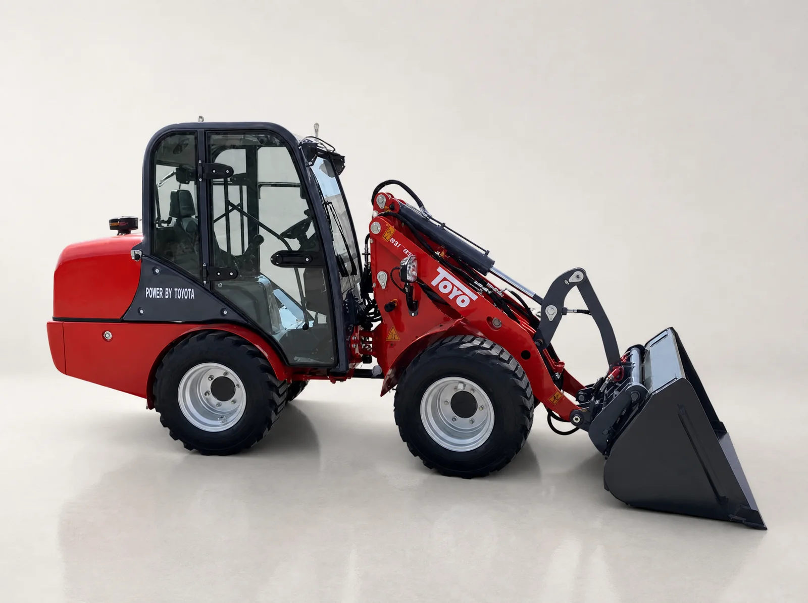 Toyo Hoflader 839 LP (Low Profile) mit Kabine — 25 PS