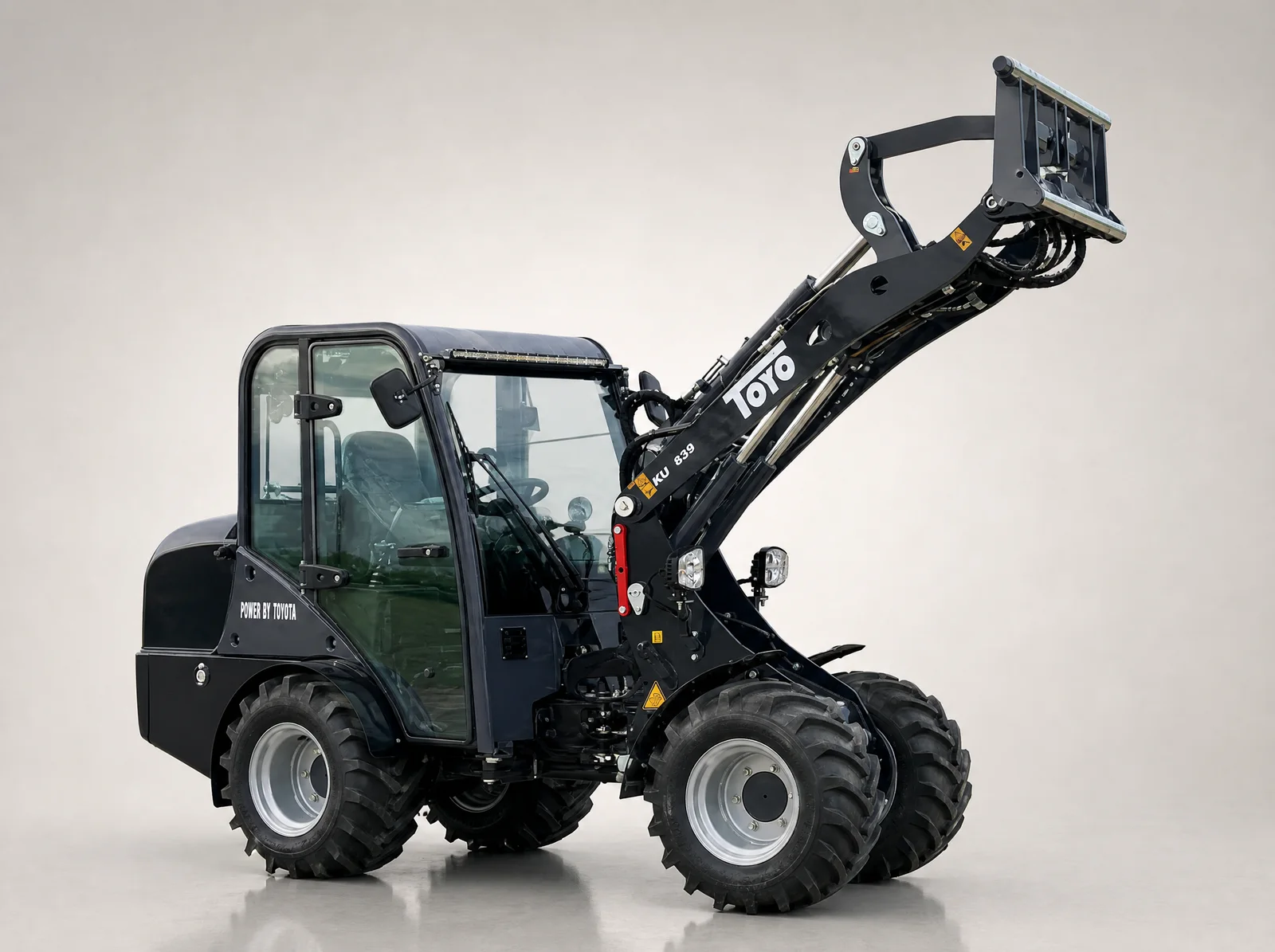 Toyo Hoflader 839 LP (Low Profile) mit Kabine — 25 PS