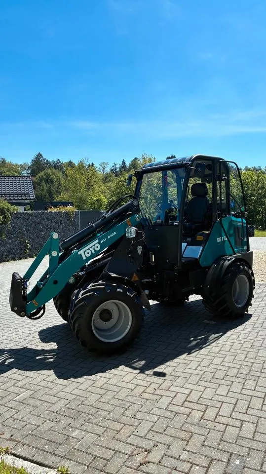 Toyo KU 830A, Kabine, Hoflader, Radlader, Allrad — KU 830A, 26 PS — Ansicht 5