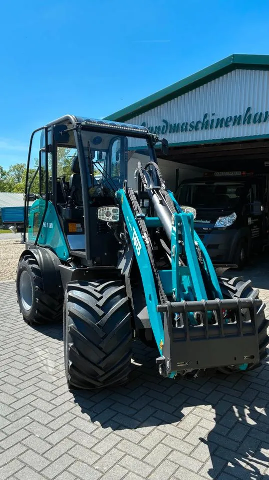 Toyo KU 830A, Kabine, Hoflader, Radlader, Allrad — KU 830A, 26 PS — Ansicht 3