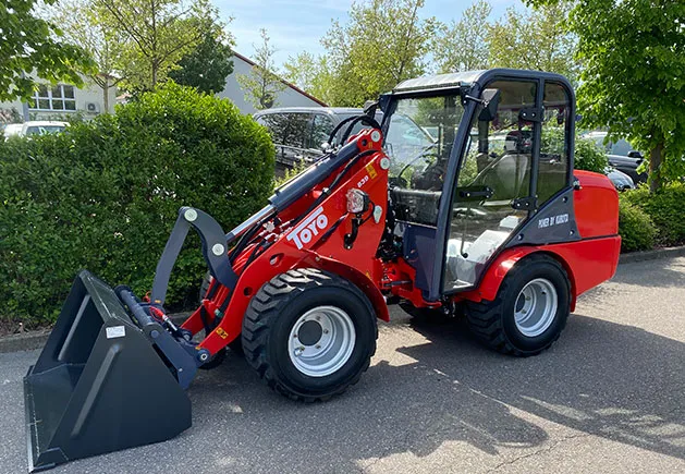 Toyo Hoflader 839 LP (Low Profile) mit Kabine — Hoflader, 25 PS — Ansicht 4