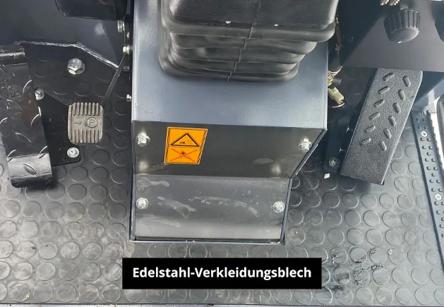 Toyo Hoflader 826-III Bügel StageV — Hoflader, 25 PS — Ansicht 2