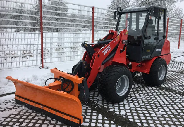 Toyo Hoflader Modell 851 Stage V mit Kabine — Hoflader, 5 PS — Ansicht 4