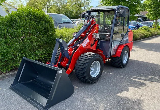 Toyo Hoflader 839 LP (Low Profile) mit Kabine — Hoflader, 25 PS — Ansicht 5