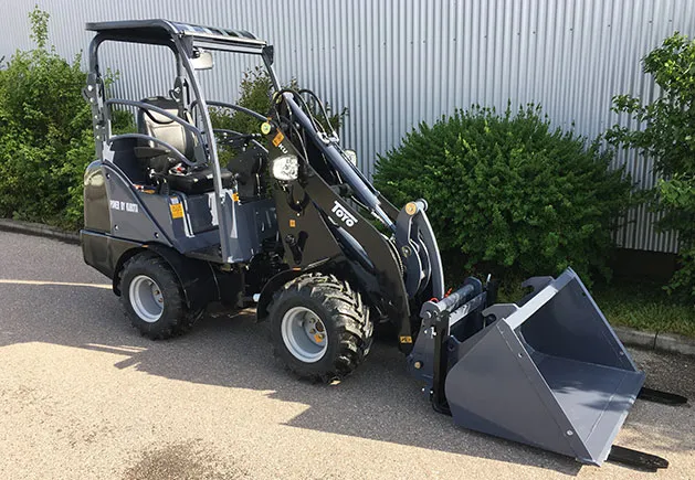 Toyo Hoflader 826-III Bügel StageV — Hoflader, 25 PS — Ansicht 3