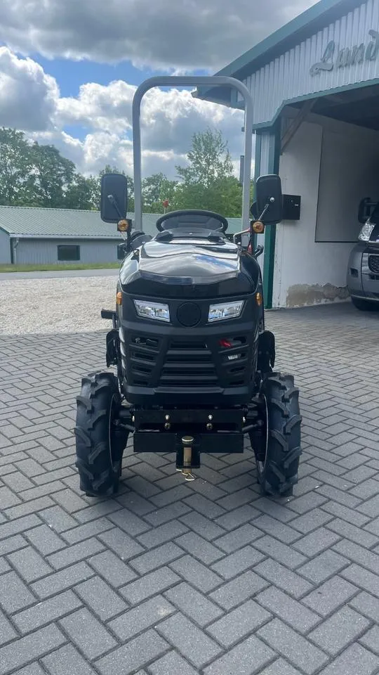 Allrad Traktor Farmer 24-3, Black Edition, 25 PS — 25 PS — Ansicht 2