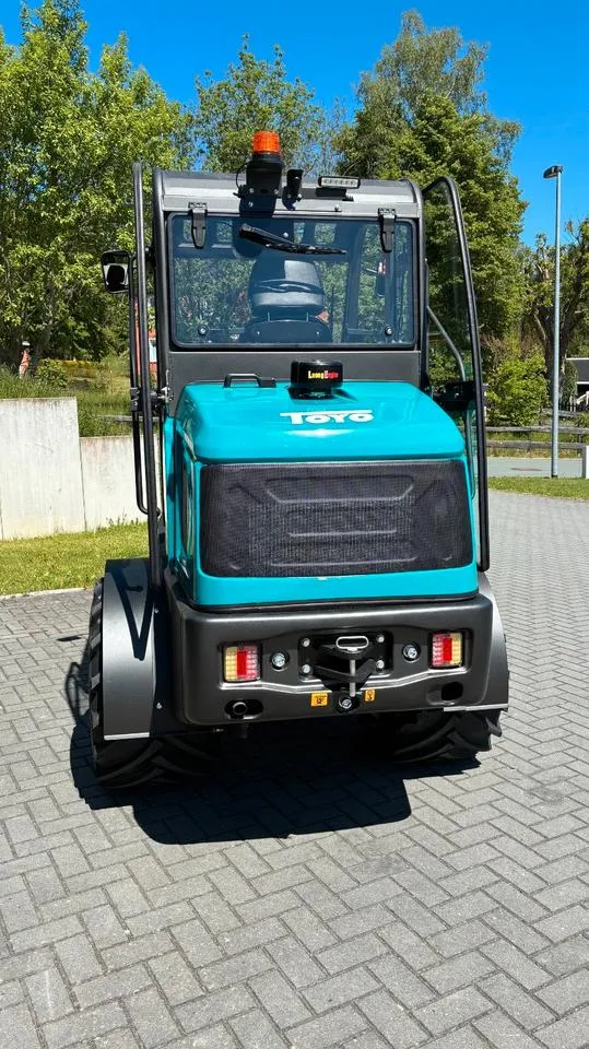 Toyo KU 830A, Kabine, Hoflader, Radlader, Allrad — KU 830A, 26 PS — Ansicht 7