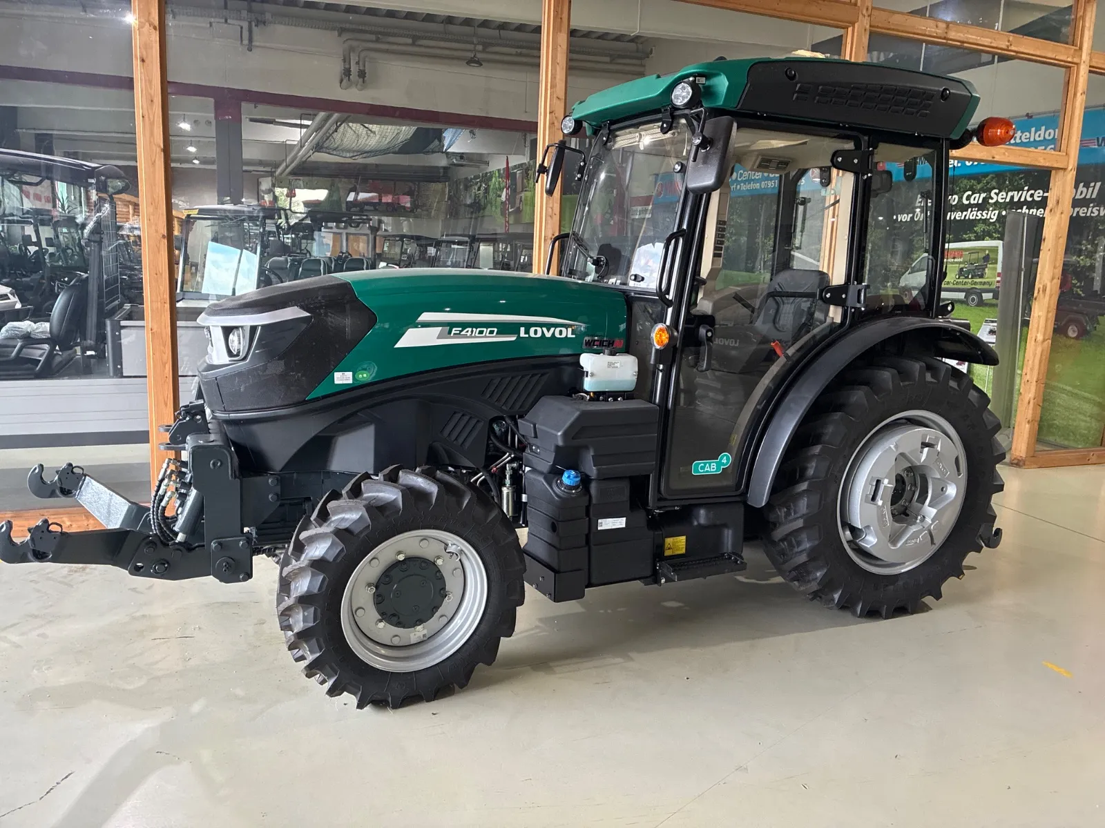 Lovol F4100 Stage V mit Kabine — Traktor, 100 PS — Ansicht 2