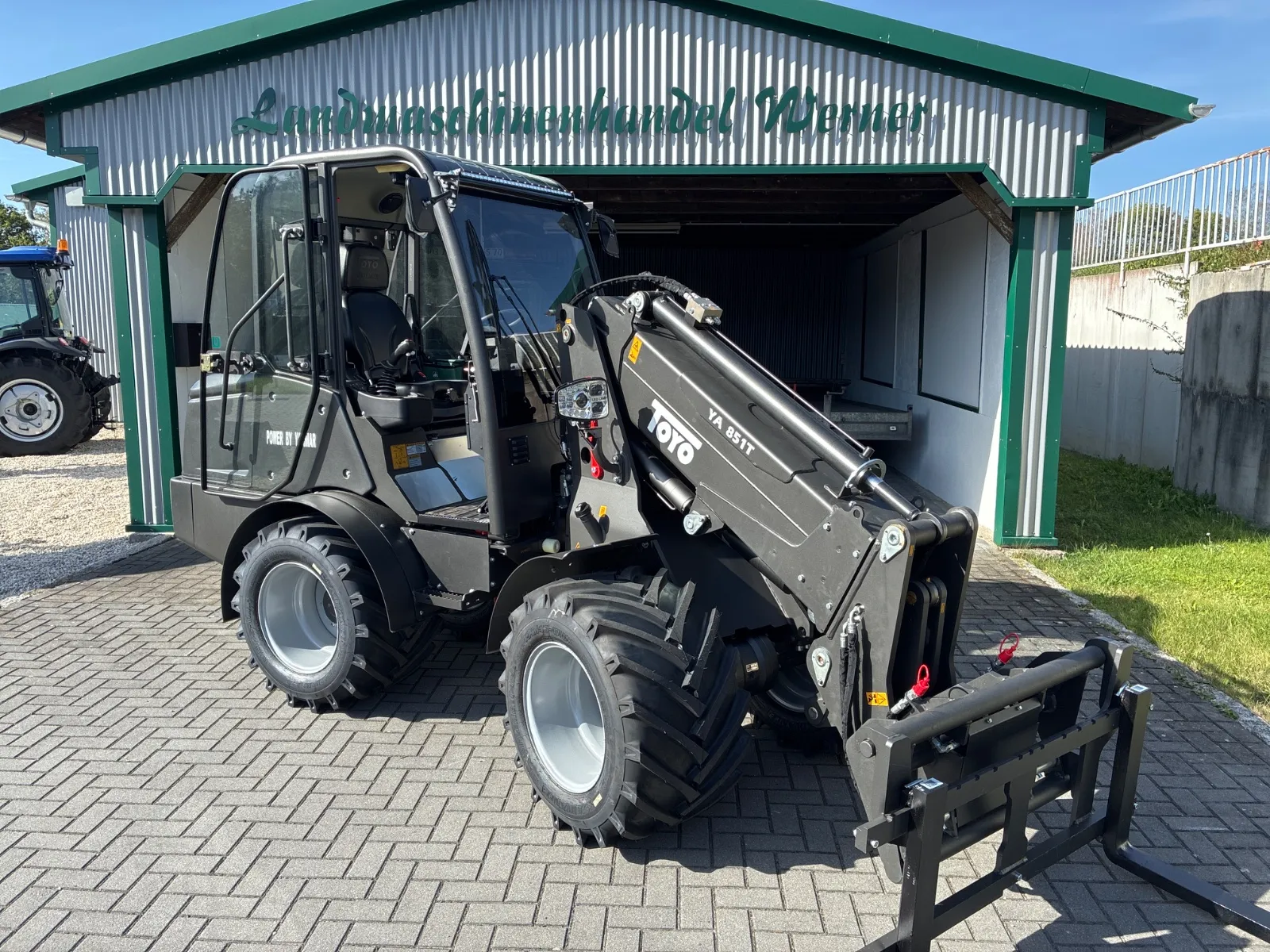 Toyo Hoflader 851-T Teleskop Stage V mit Kabine — Hoflader, 5 PS — Ansicht 2
