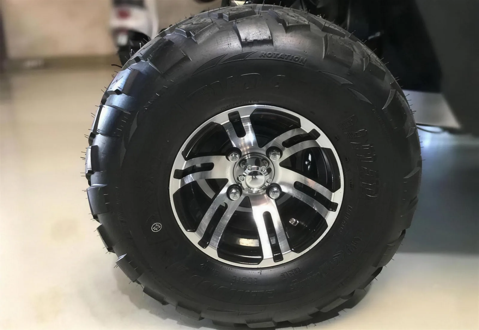 WSM 205/50-10 Straßenbereifung für Golfcarts — Zubehör — Ansicht 2